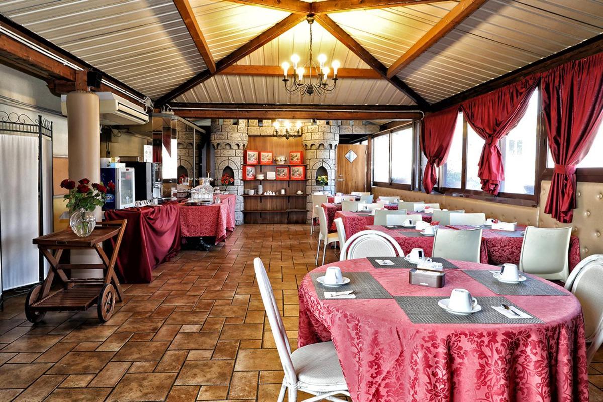 Hotel Al Castello Pomezia Exterior photo