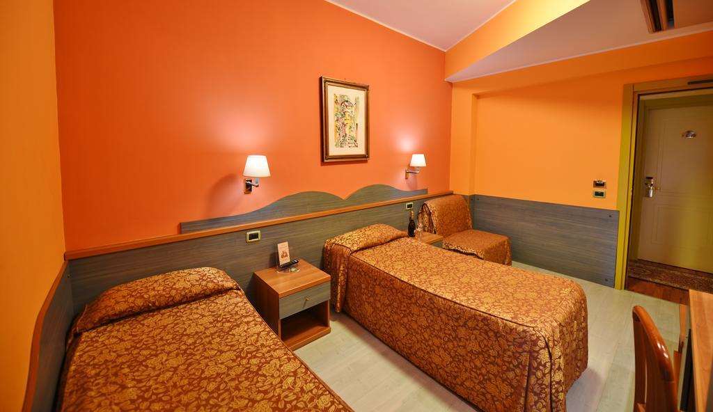 Hotel Al Castello Pomezia Room photo