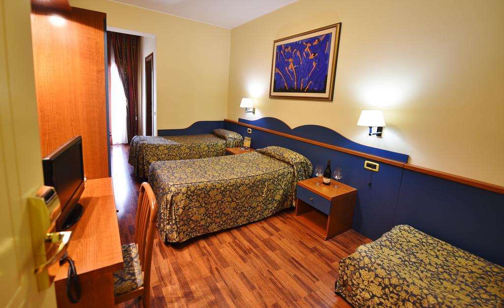 Hotel Al Castello Pomezia Room photo